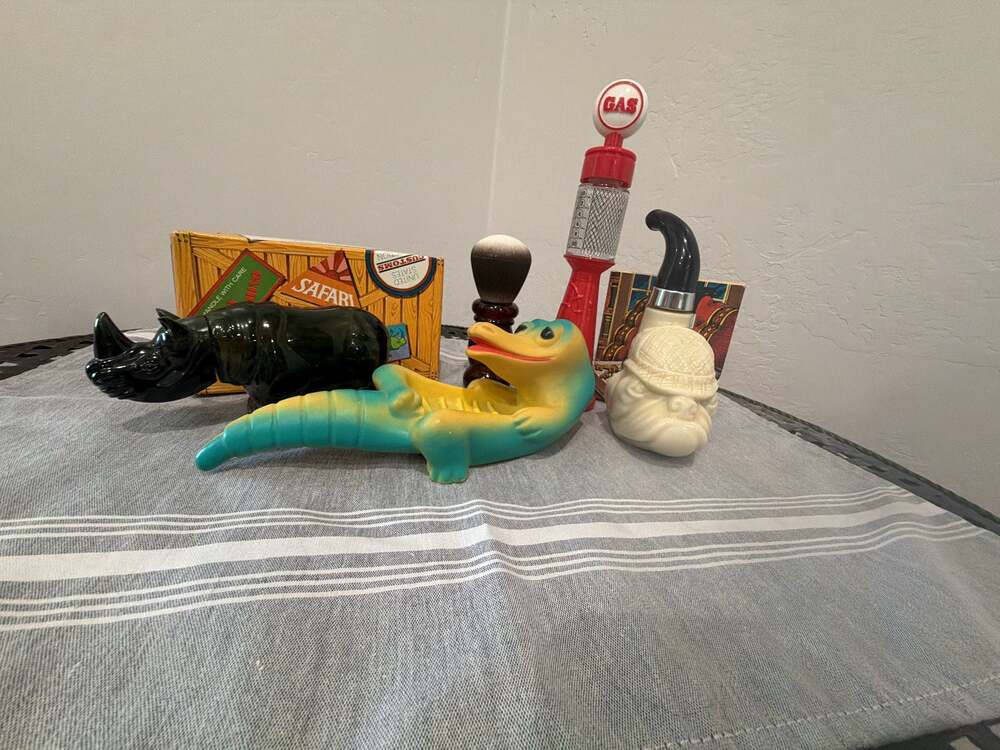 Vintage Avon Gaylord Gator Floating Soap Dish Bath Toy